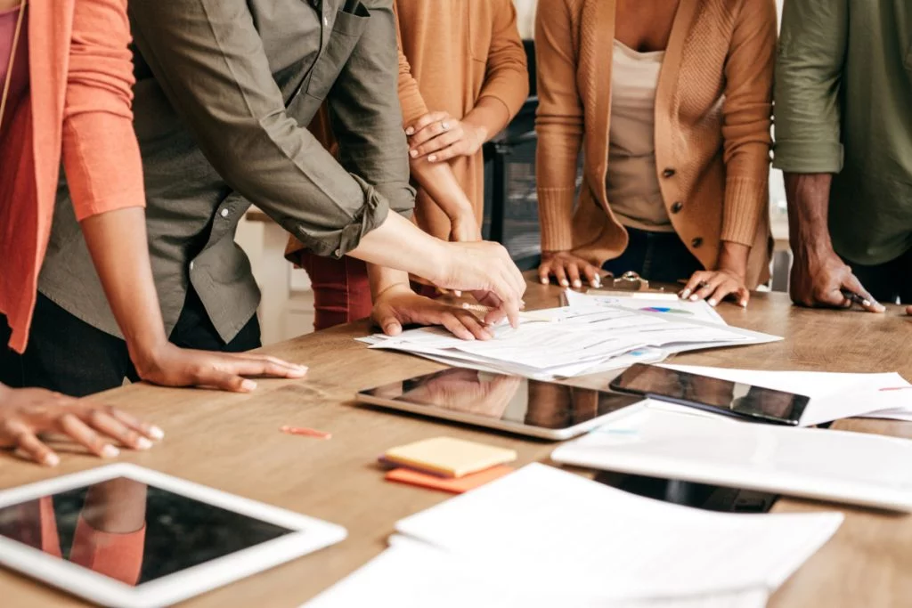 4 Outdated Habits That May Be Ruining Your Conference ROI, roi conference, momencio